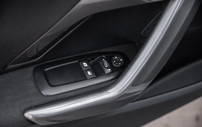 Peugeot 2008 cena 42900 przebieg: 143265, rok produkcji 2017 z Szczyrk małe 352